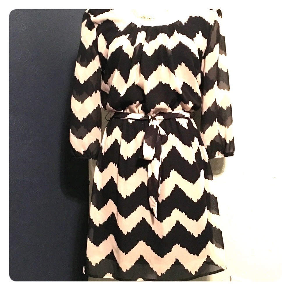 Lily Rose‎ size S Tan and Black Chevron